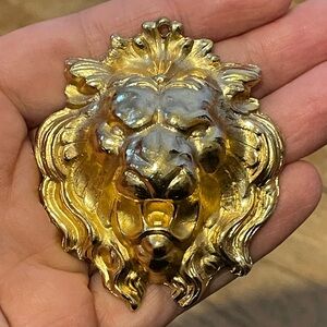 Vintage Napier Gold tone Lionhead Pendant